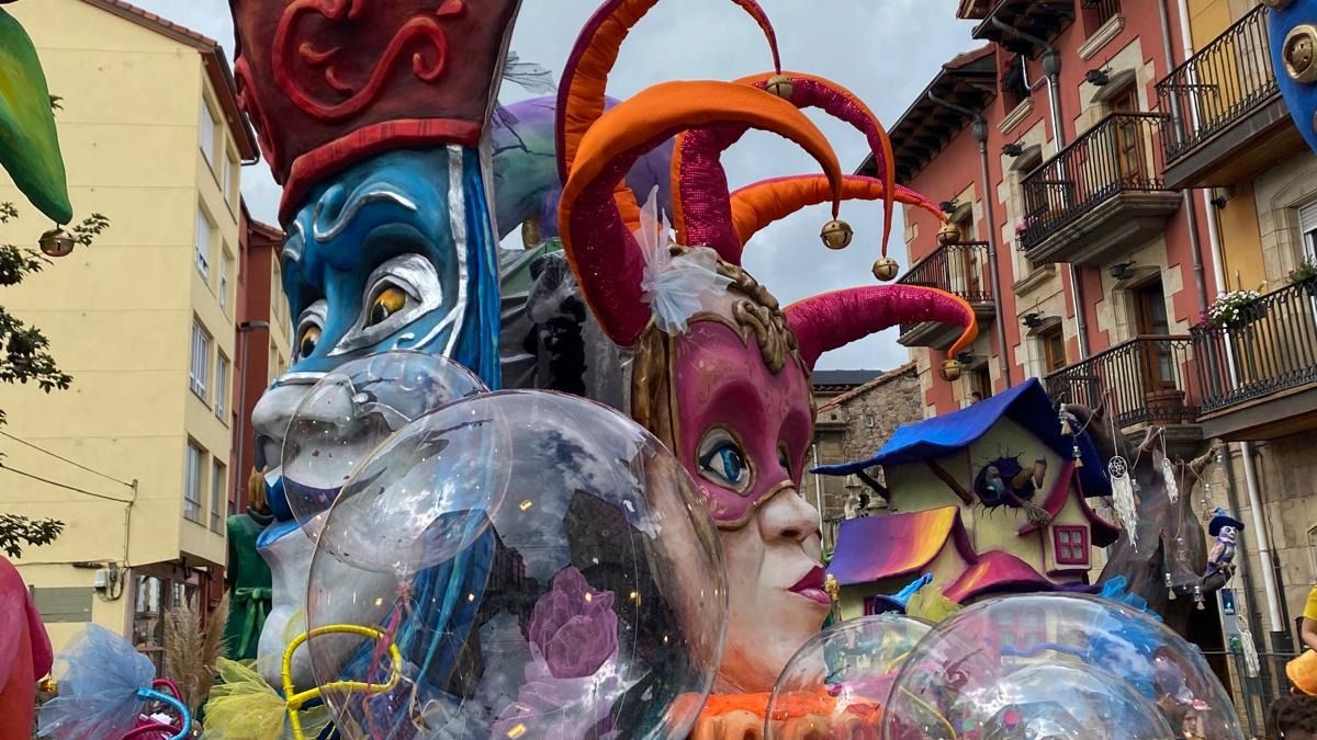 Festejos convoca a los peñistas para escuchar propuestas sobre las carrozas de San Mateo 2026