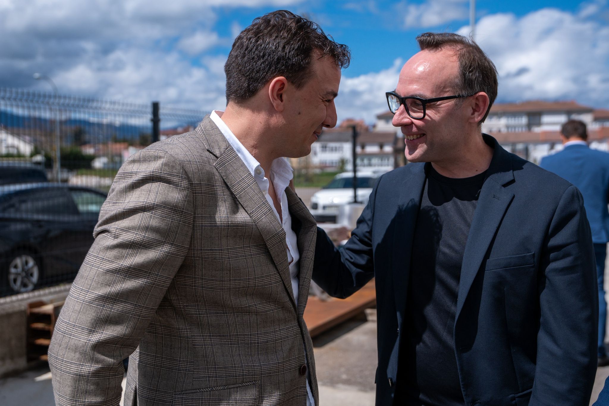 Sergio Balbontín visita Mecánica Brañosera y se compromete a impulsar el cambio de uso necesario para su ampliación.