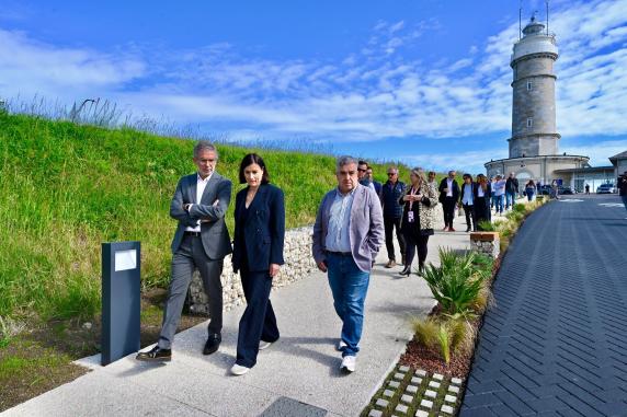 noticias/imagen-asociada/2026/05/inauguracion_obras_subida_al_faro_2.jpg