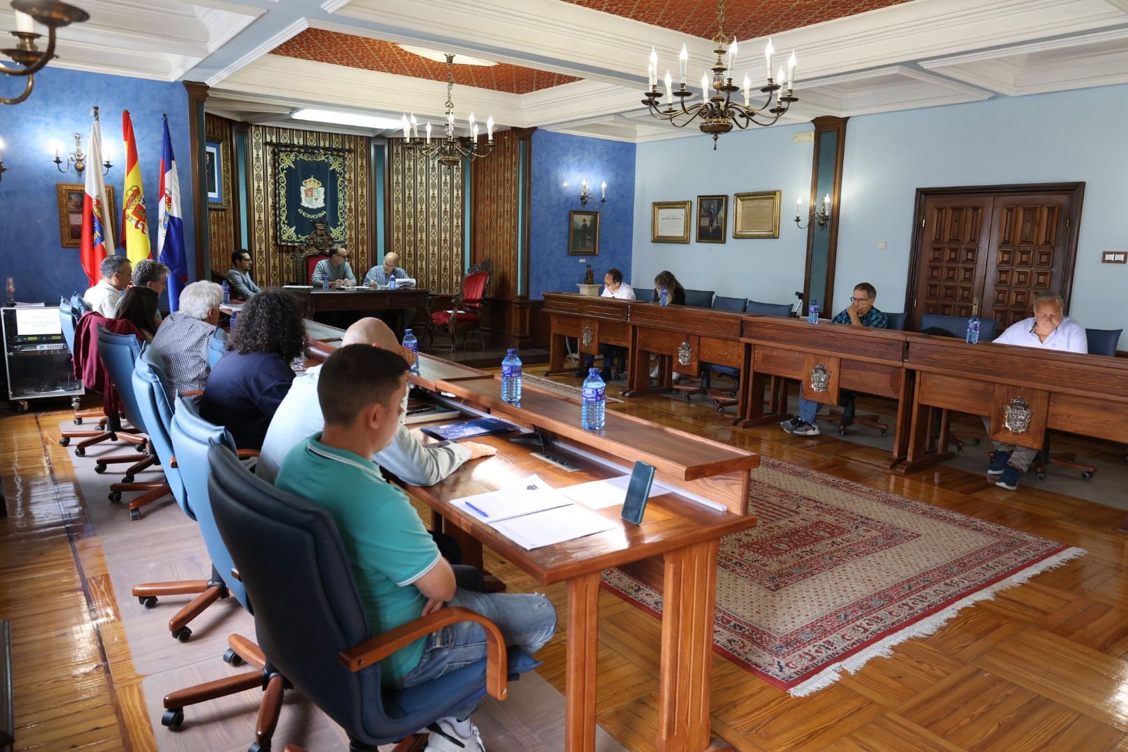 El pleno ordinario del ayuntamiento de Reinosa aborda asuntos de gestión municipal, servicios públicos y diversas mociones de los grupos políticos