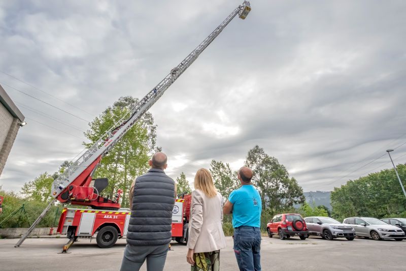 Urrutia reafirma el compromiso del Gobierno de Cantabria con el refuerzo de sus parques de bomberos