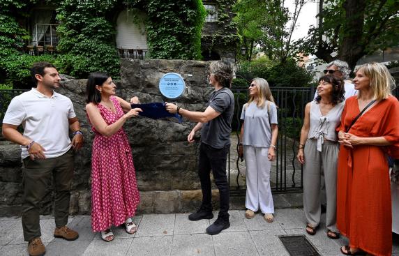 La Ruta de Ilustres incorpora a los hermanos Calderón con noticias/imagen-asociada/2026/07/placa_hermanos_calderon.jpg