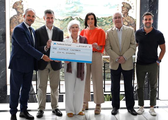 noticias/imagen-asociada/2026/08/entrega_cheque_gala_folclore_2026.jpg