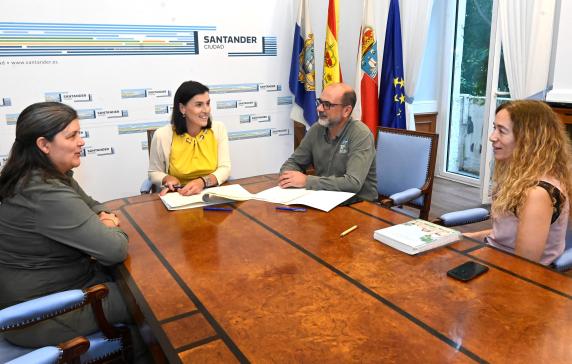 noticias/imagen-asociada/2026/08/firma_convenio_seo_birdlife.jpg