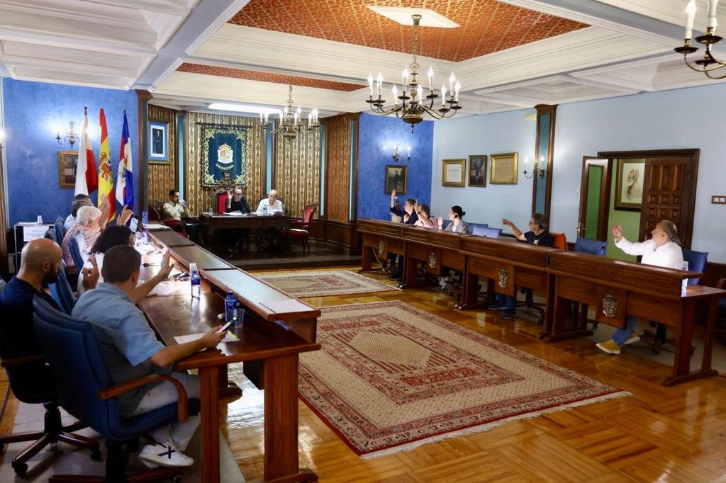 PLENO-EXTRAORDINARIO-8-DE-SEPTIEMBRE_1024x768-300dpi.jpg Reinosa aprueba el presupuesto y reduce a la mitad el gasto en liberaciones políticas y refuerza la inversión en obras y servicios