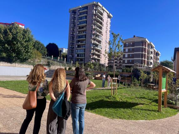 Dos colegios de Zamora visitan el CEIP Gerardo Diego para noticias/imagen-asociada/2026/10/visita_patio_ceip_gerardo_diego_2.jpg