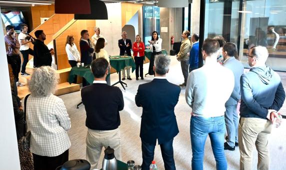 Santander clausura el III CARE con 19 empresarios y profesionales noticias/imagen-asociada/2026/10/clausura_programa_care_1.jpg