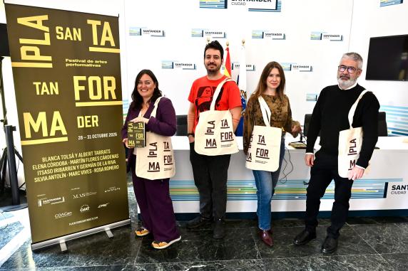 Santander reconoce la trayectoria de Elena Córdoba con el Premio noticias/imagen-asociada/2026/10/presentacion_premio_plataforma.jpg
